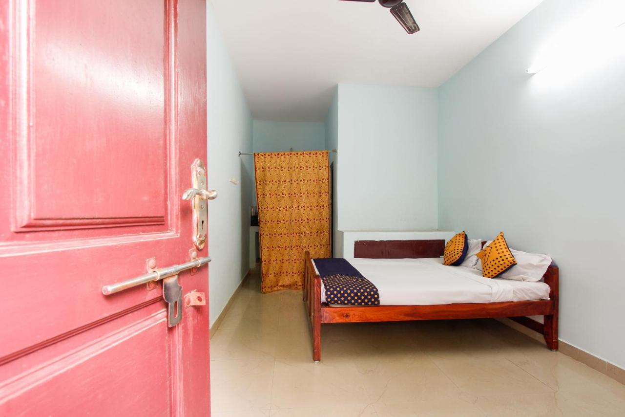 Spot On 63783 Rehoboth Guest House Tiruchchendur Exterior photo